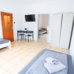 Bege Minimalstay *