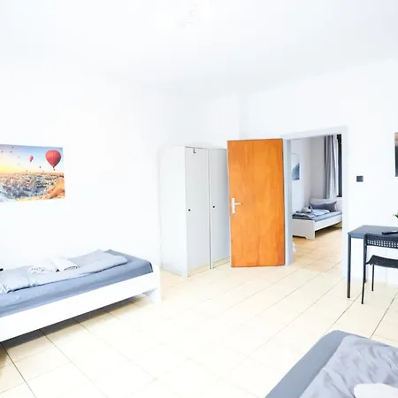 Bege Minimalstay *