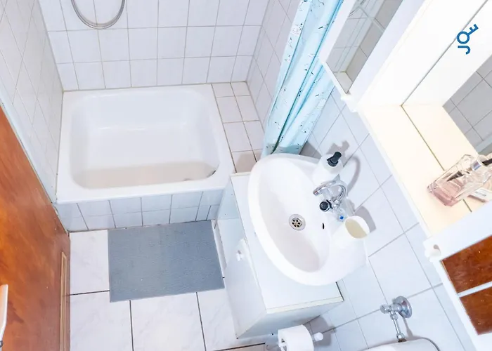 Bege Minimalstay Lägenhet